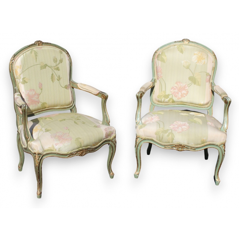 Paire de fauteuils style Louis XV laqués vert