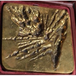 Paire de bas reliefs signés PEC