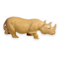 Rhinocéros sculpté en ivoire