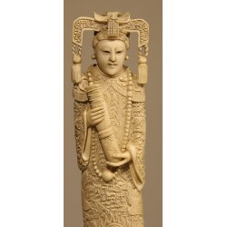 Geisha en ivoire sculpté