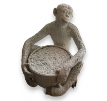 Singe en céramique blanche