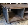 Table basse industrielle sur roulettes