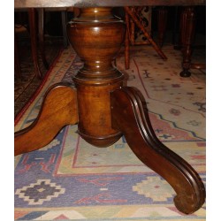  Table pied tripode sur  Moinat SA  - Antiquités décoration