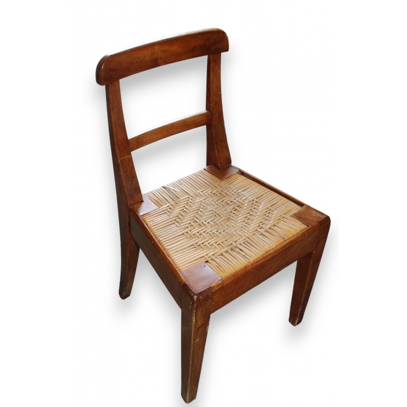 Chaise d'enfant assise paillée