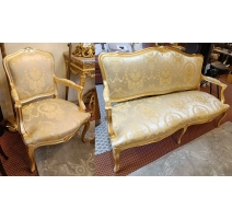Canapé et deux fauteuils style Louis XV dorés