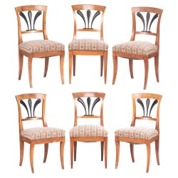 Suite de 6 chaises Directoire vaudoises en noyer