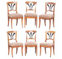 Suite de 6 chaises Directoire vaudoises en noyer