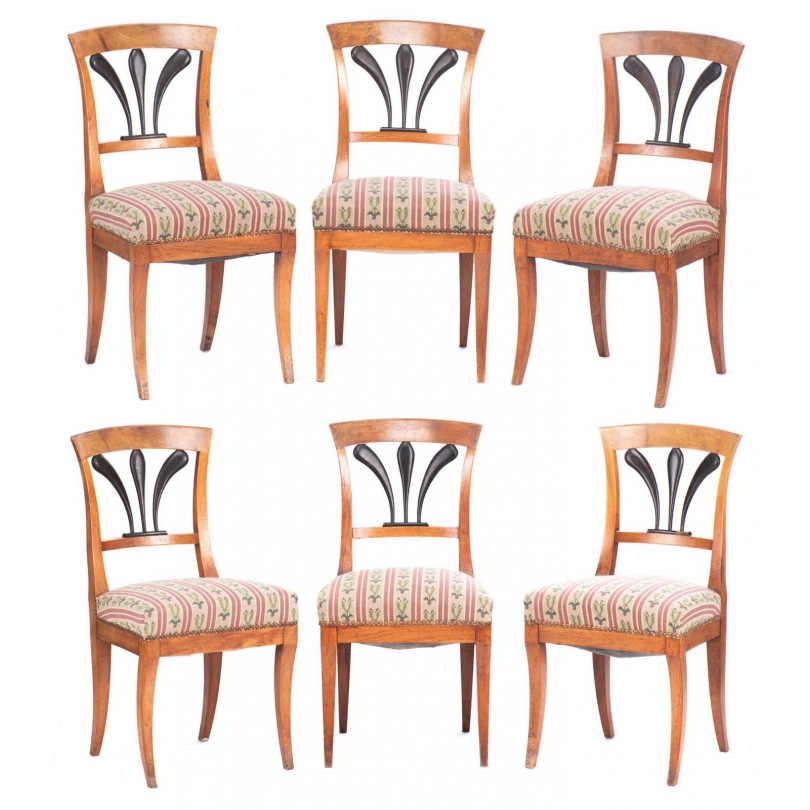 Suite de 6 chaises Directoire vaudoises en noyer