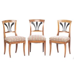 Suite de 6 chaises Directoire vaudoises en noyer