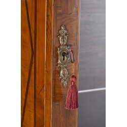 Vitrine marquetée Louis XIV en bois marqueté