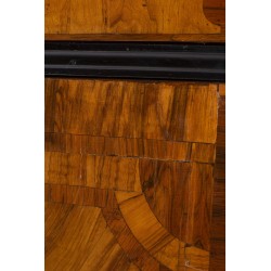 Vitrine marquetée Louis XIV en bois marqueté