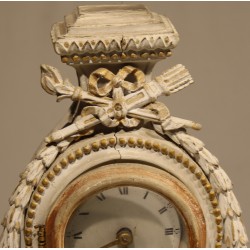 Pendule style Louis XVI en bois laqué