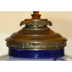 Lampe en faïence japonaise bleu-blanc