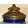 Lampe en faïence japonaise bleu-blanc