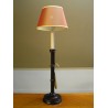  Lampe avec abat-jour coloris tabac sur  Moinat SA  - Antiquités décoration