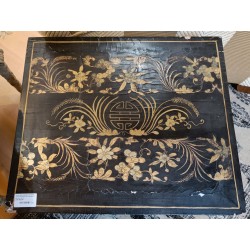  Petite table chinoise avec plateau sur  Moinat SA  - Antiquités décoration