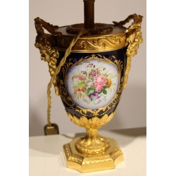  Paire de lampes de Sèvre. sur  Moinat SA  - Antiquités décoration