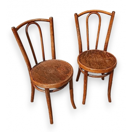 Paire de chaises de bistrot par THONET