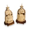 Paire de dignitaires en ivoire sculpté
