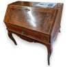 Bureau dos d'âne  Louis XV en loupe de noyer