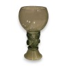 Roemer en verre vert à cabochons