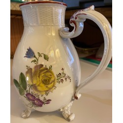 Porcelain coffee pot at  Moinat SA  - Antiques and home décor