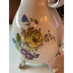 Porcelain coffee pot at  Moinat SA  - Antiques and home décor