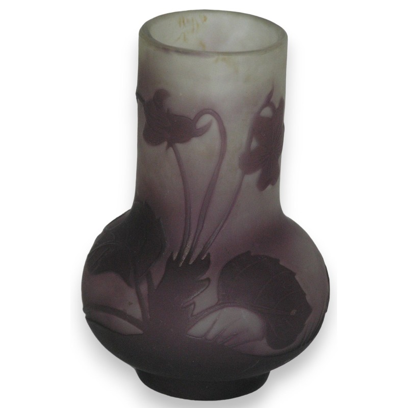 Bulb-shaped vase by GALLÉ. at  Moinat SA  - Antiques and home décor
