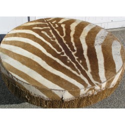 Tripod coffee table. At  Moinat SA  - Antiques and home décor