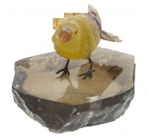 Colibri en fluorite jaune et bec en eosite