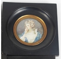 Miniature portrait de femme signée REYNOLDS