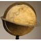 Globe terrestre par Ch. Dien à Paris