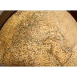 Globe terrestre par Ch. Dien à Paris