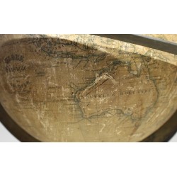 Globe terrestre par Ch. Dien à Paris