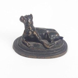 Bronze \"Chien couché\" signé BARYE