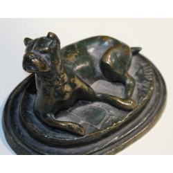 Bronze \"Chien couché\" signé BARYE