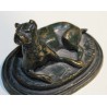 Bronze \"Chien couché\" signé BARYE