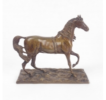 Cheval en bronze à patine brune