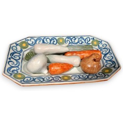 Assiette rectangulaire \"Légumes\" en faïence