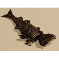 Poisson articulé en argent
