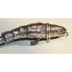 Poisson articulé en argent