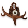Porte-manteau baromètre en bois sculpté de Brienz