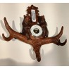 Porte-manteau baromètre en bois sculpté de Brienz