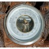 Porte-manteau baromètre en bois sculpté de Brienz