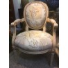 Paire de fauteuils Louis XVI laqués crème
