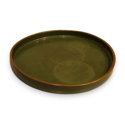 Plat rond en laque verte bordure doré, signé