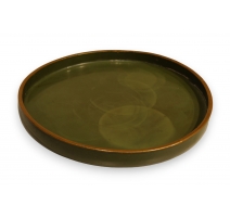 Plat rond en laque verte bordure doré, signé