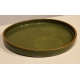 Plat rond en laque verte bordure doré, signé