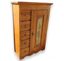 Armoire en sapin, porte peinte, 5 tiroirs