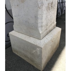 Dordogne stone column